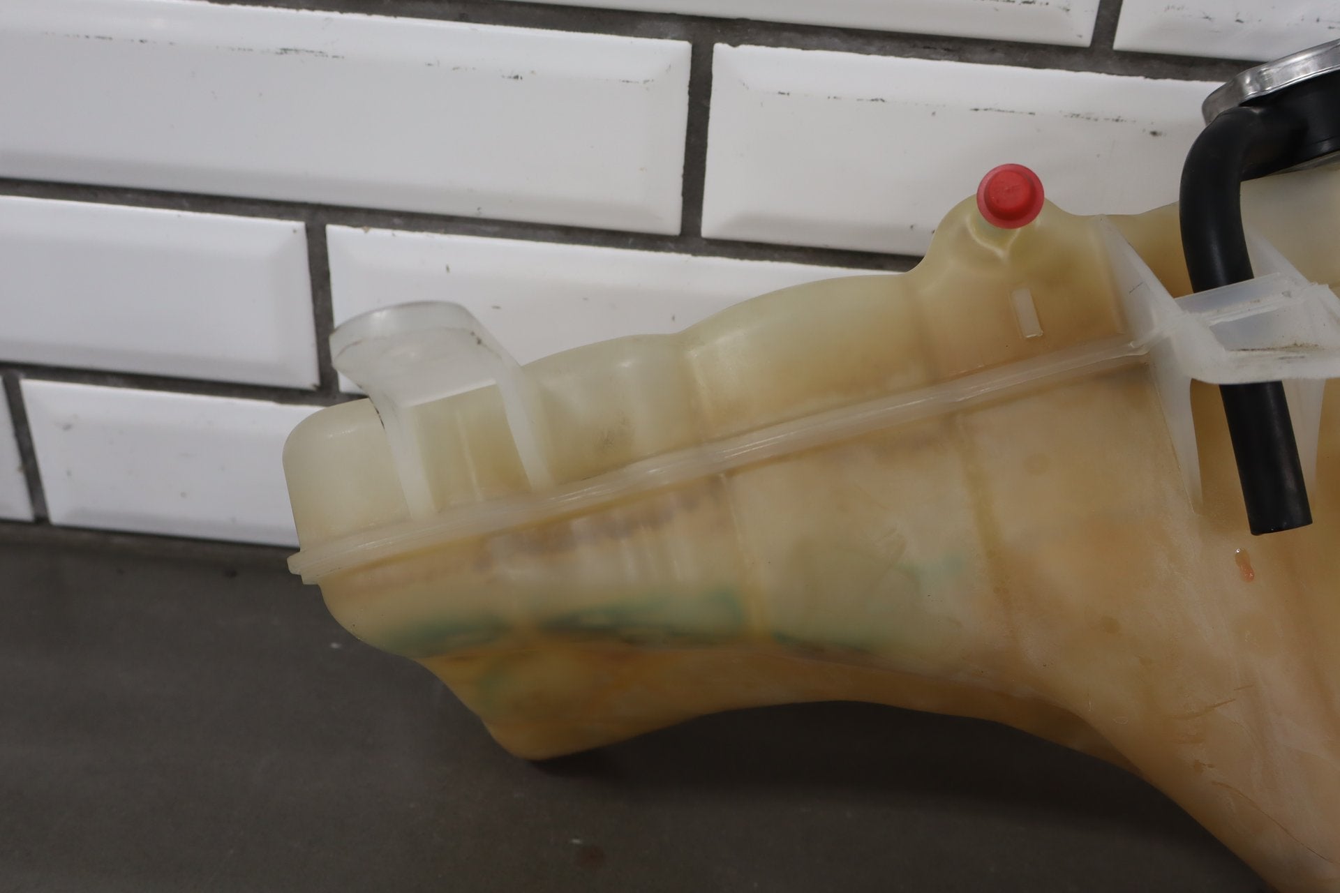 2011-2023 Dodge Challenger 5.7 6.4L Coolant Bottle Expansion Tank 55111260AF OEM