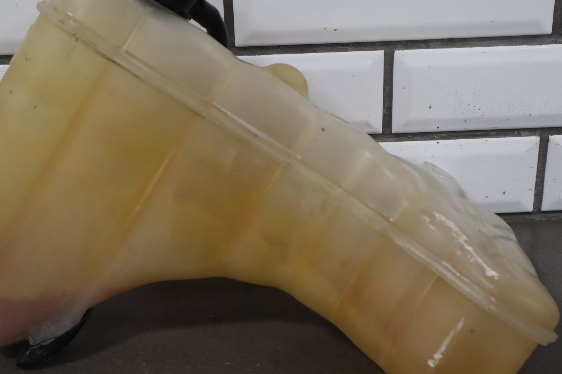 2011-2023 Dodge Challenger 5.7 6.4L Coolant Bottle Expansion Tank 55111260AF OEM