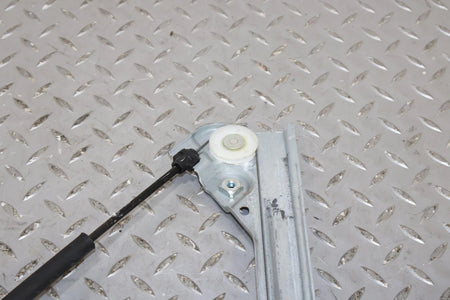 2011 Chevrolet Avalanche- FRONT DOOR REGULATOR