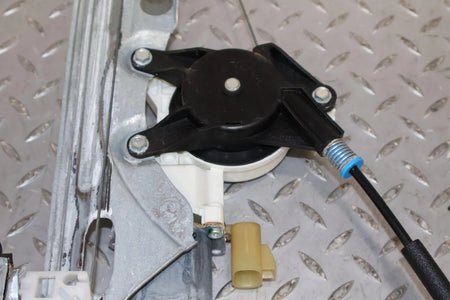 2011 Chevrolet Avalanche- FRONT DOOR REGULATOR