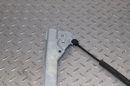 2011 Chevrolet Avalanche- FRONT DOOR REGULATOR