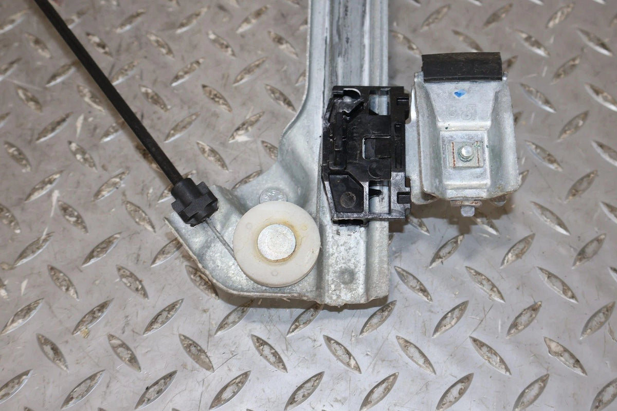 2011 Chevrolet Avalanche- Right Front Door Regulator