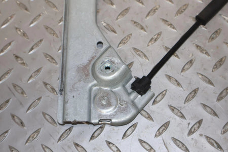 2011 Chevrolet Avalanche- Right Front Door Regulator
