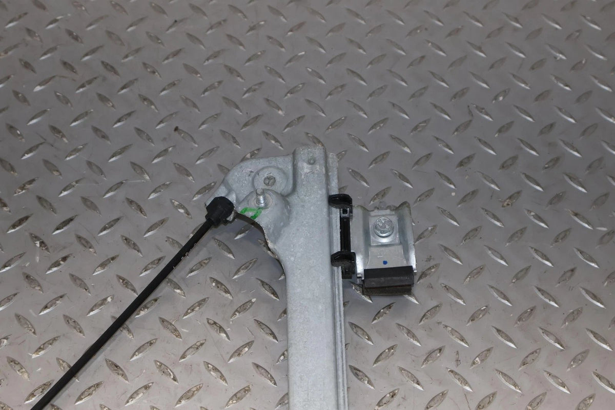 2011 Chevrolet Avalanche- Right Front Door Regulator