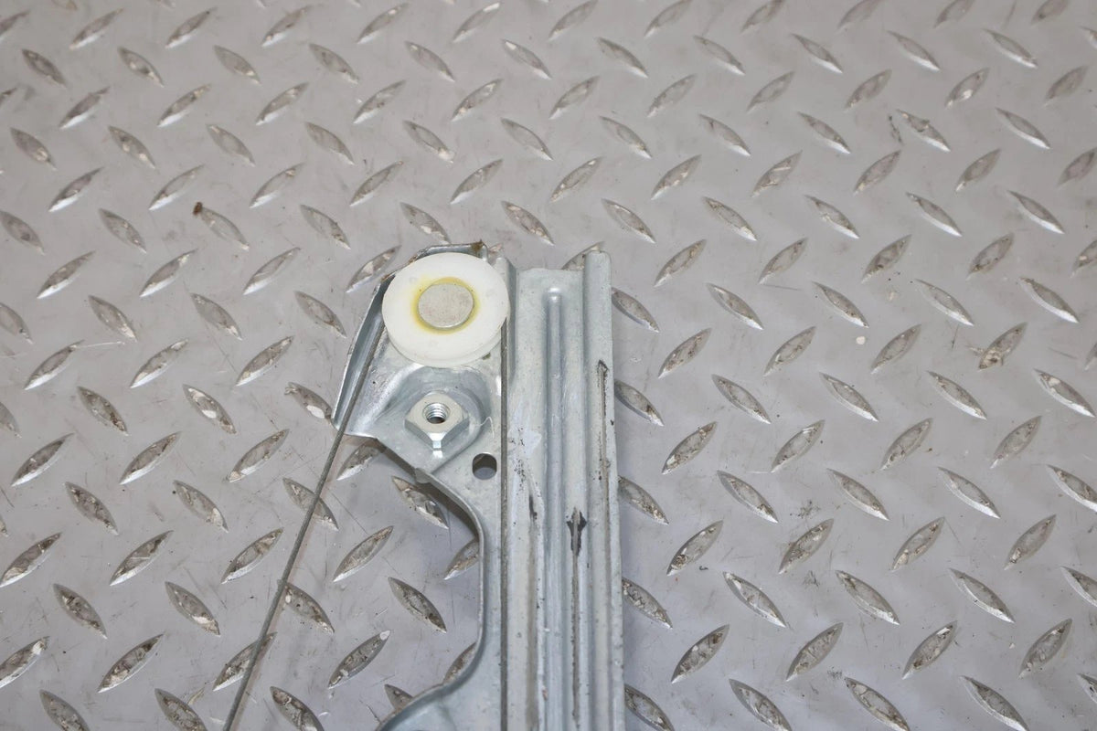 2011 Chevrolet Avalanche- Right Front Door Regulator