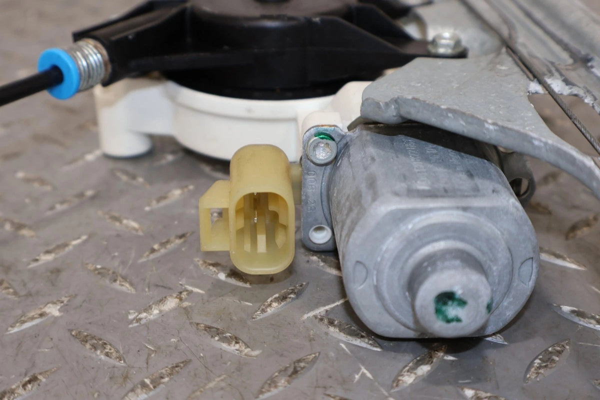 2011 Chevrolet Avalanche- Right Front Door Regulator
