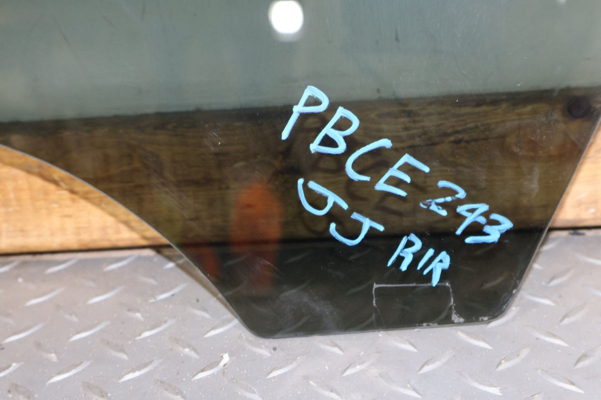 2011 Chevrolet Avalanche- Right Rear Door Window