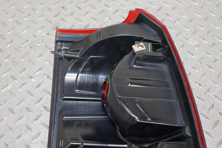 2011 Chevrolet Avalanche- Right Tail Light