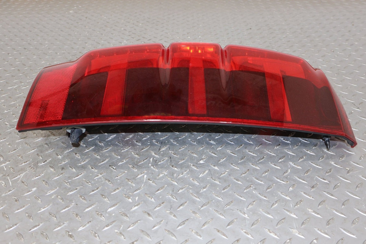 2011 Chevrolet Avalanche- Right Tail Light