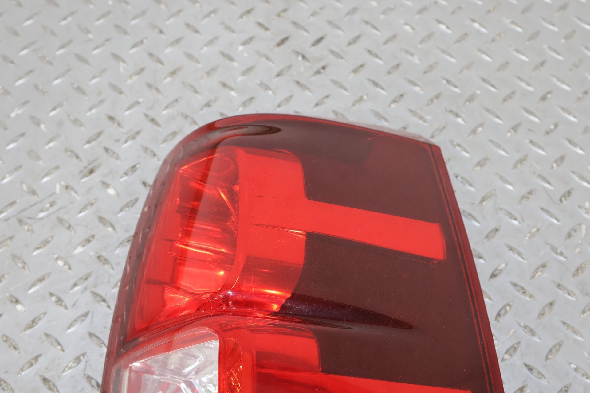 2011 Chevrolet Avalanche- Right Tail Light