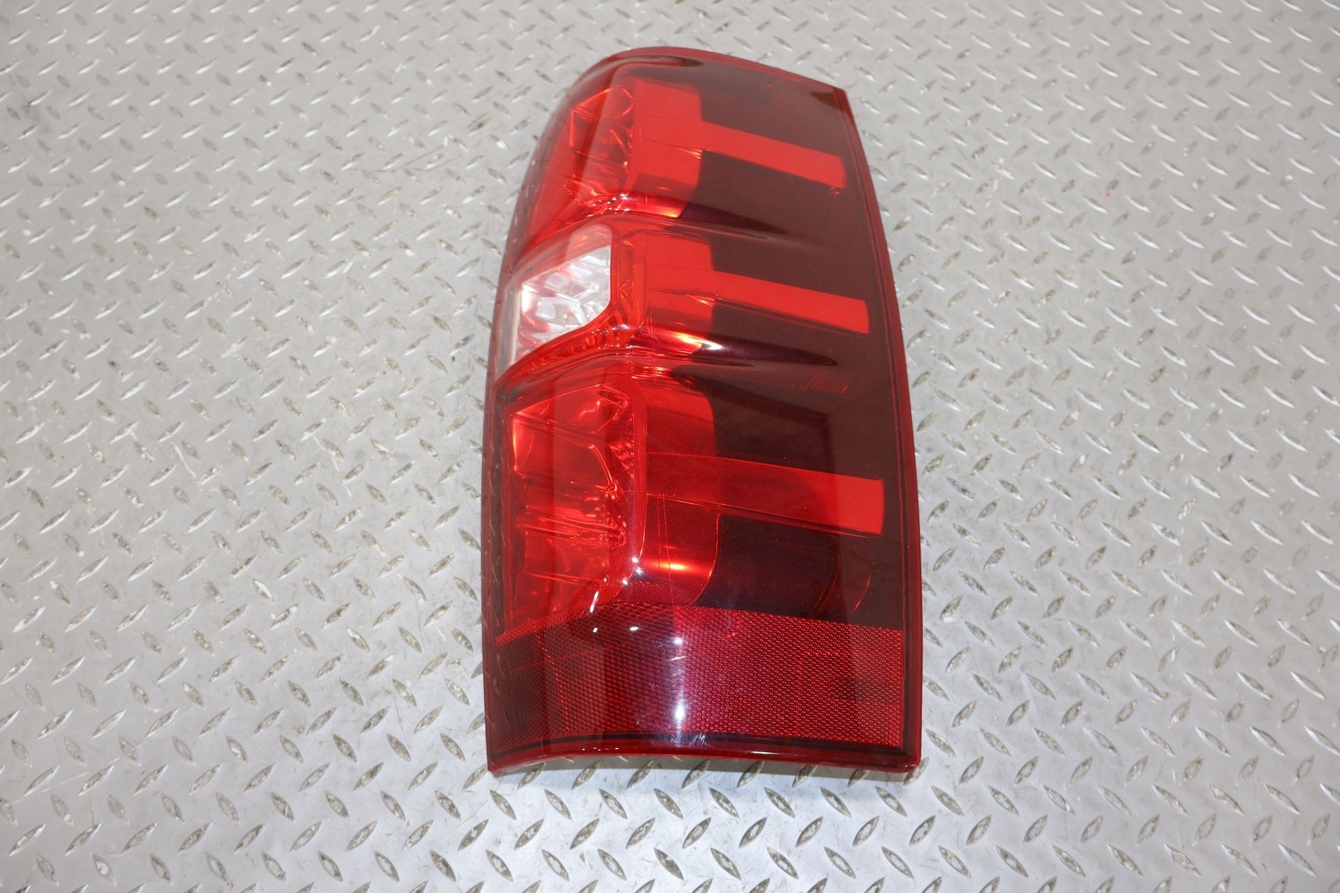 2011 Chevrolet Avalanche- Right Tail Light