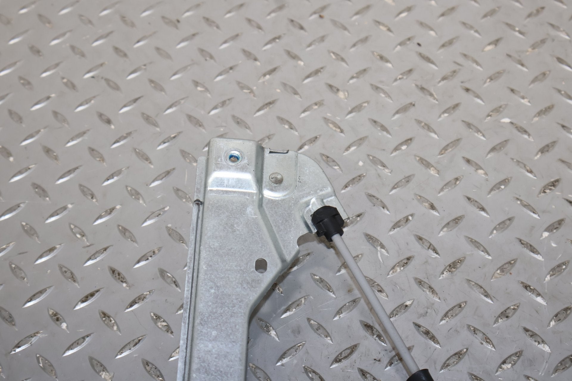 2011 Chevrolet Avalanche- SIDE/REAR/CARGO REGULATOR
