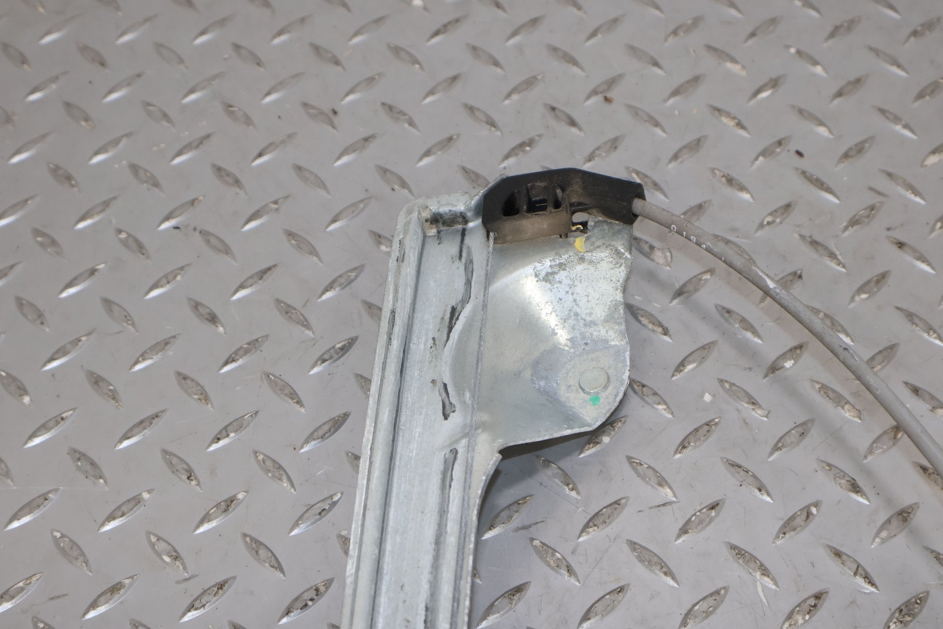 2011 Chevrolet Avalanche- SIDE/REAR/CARGO REGULATOR