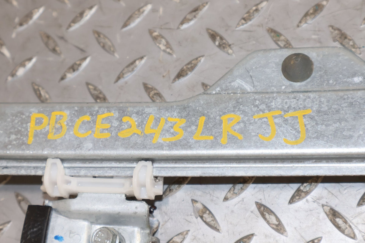 2011 Chevrolet Avalanche- SIDE/REAR/CARGO REGULATOR