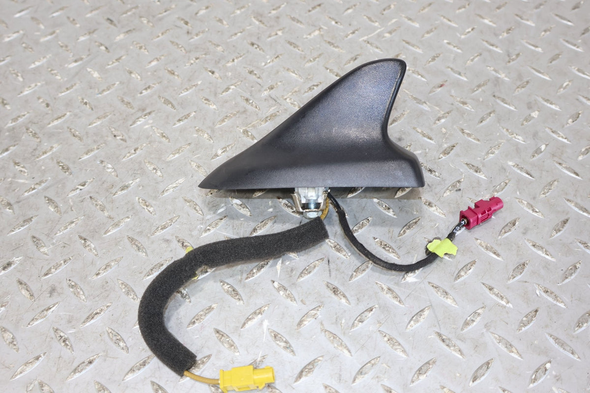 2011 Chevrolet Camaro- Antenna