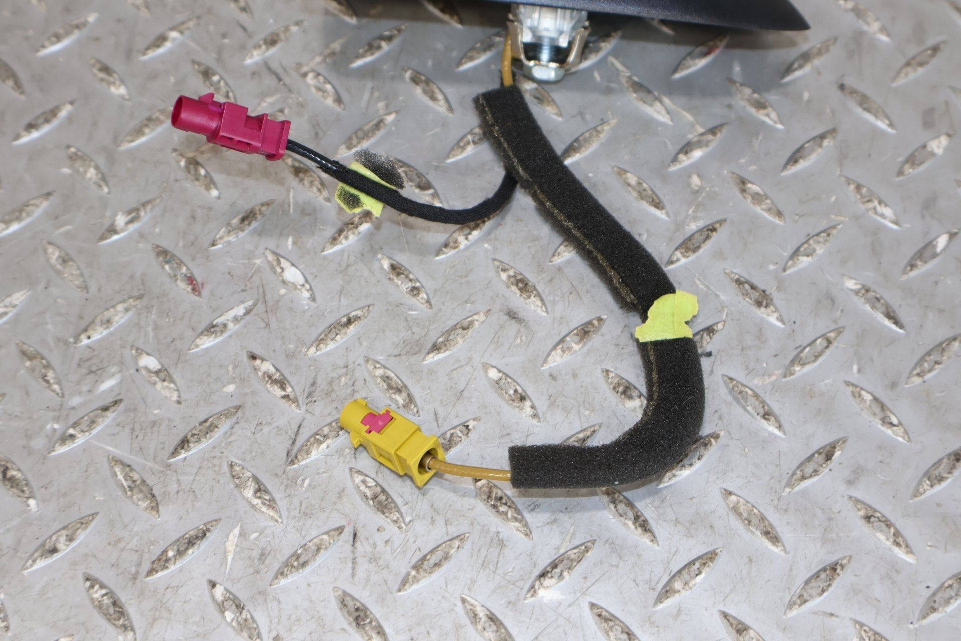 2011 Chevrolet Camaro- Antenna