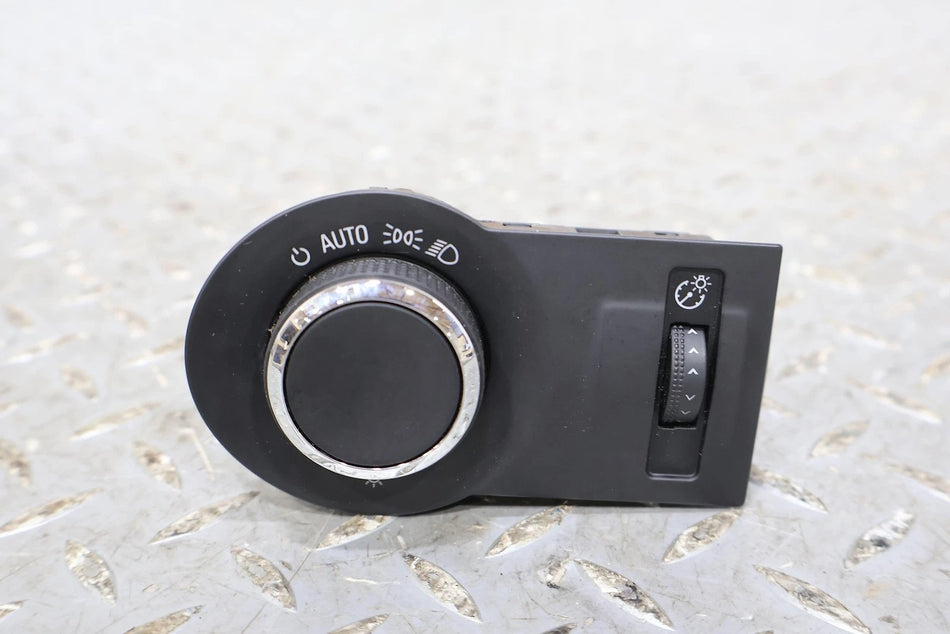 2011 Chevrolet Camaro- Headlight Switch