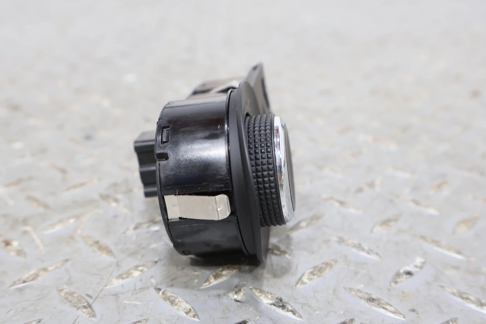 2011 Chevrolet Camaro- Headlight Switch