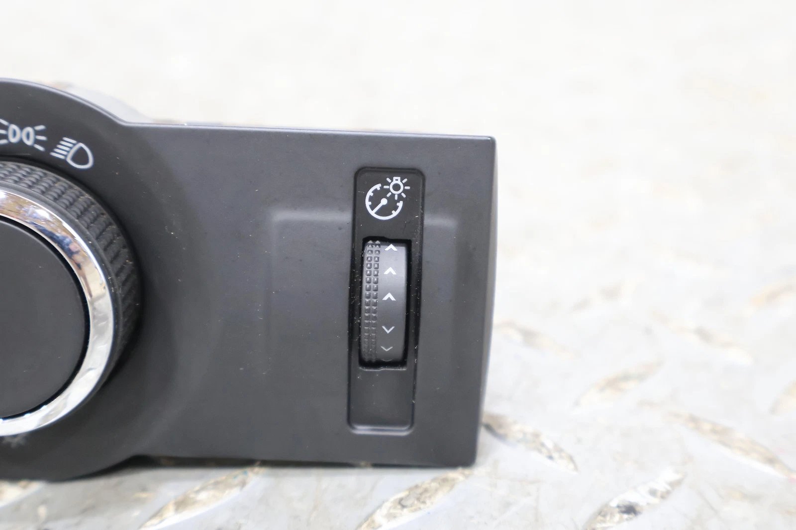2011 Chevrolet Camaro- Headlight Switch
