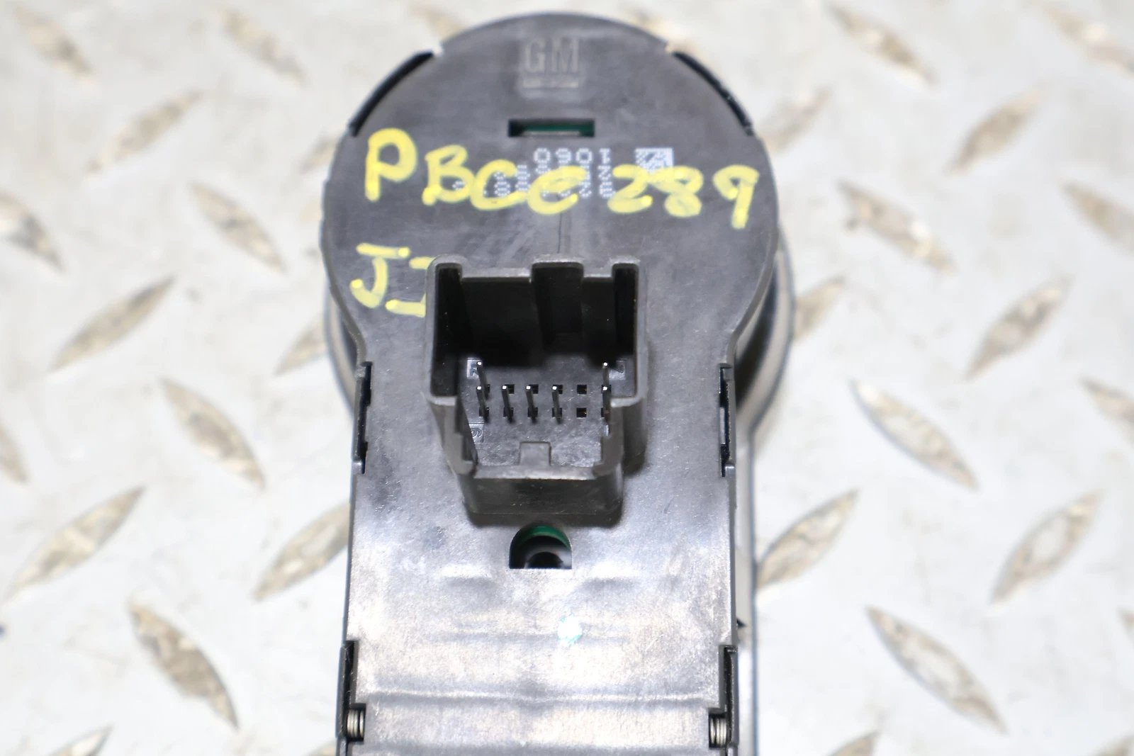 2011 Chevrolet Camaro- Headlight Switch