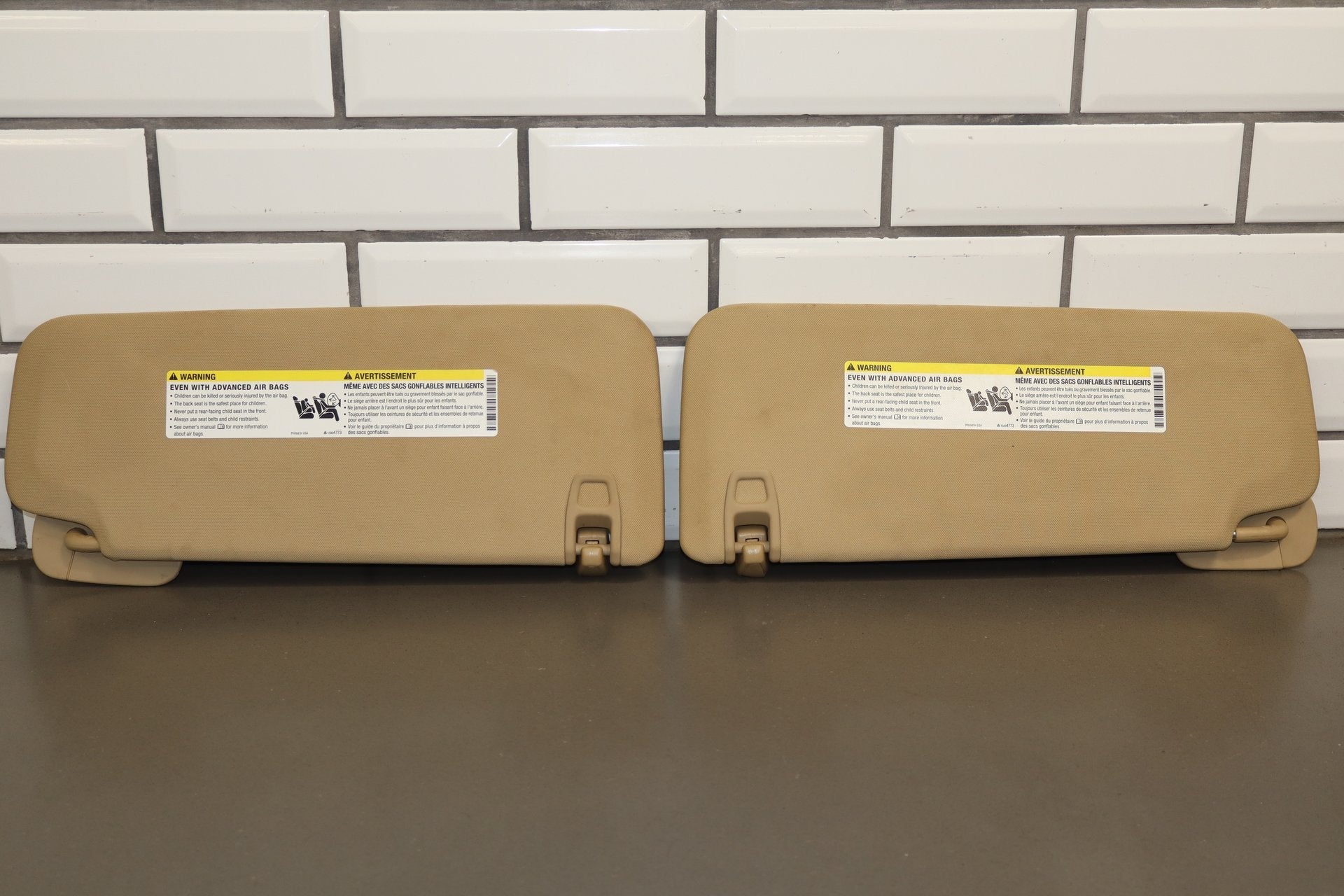 2011 Chevrolet Tahoe Sun Visor Pair Left/Right Light Cashmere 333
