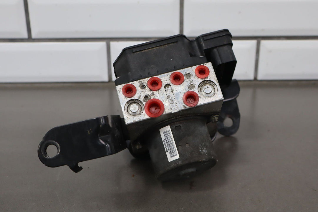 2011 Ford Mustang Anti - Lock Brake Pump & Module