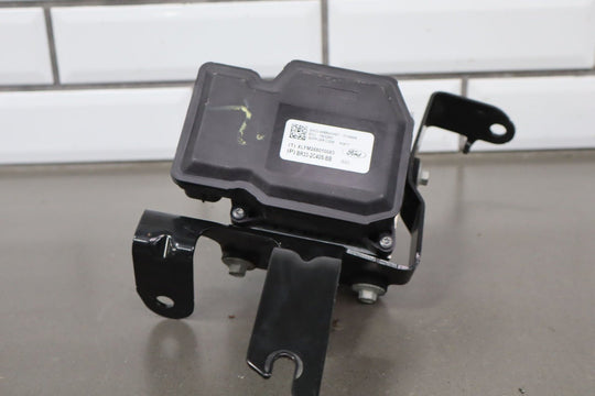 2011 Ford Mustang Anti - Lock Brake Pump & Module