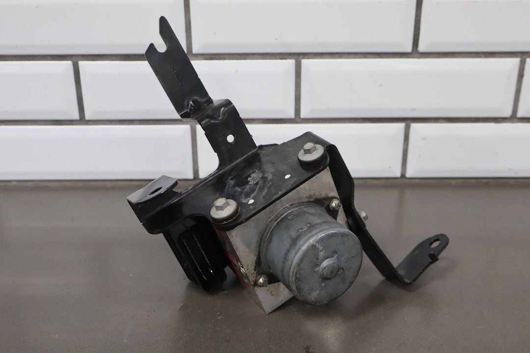 2011 Ford Mustang Anti - Lock Brake Pump & Module