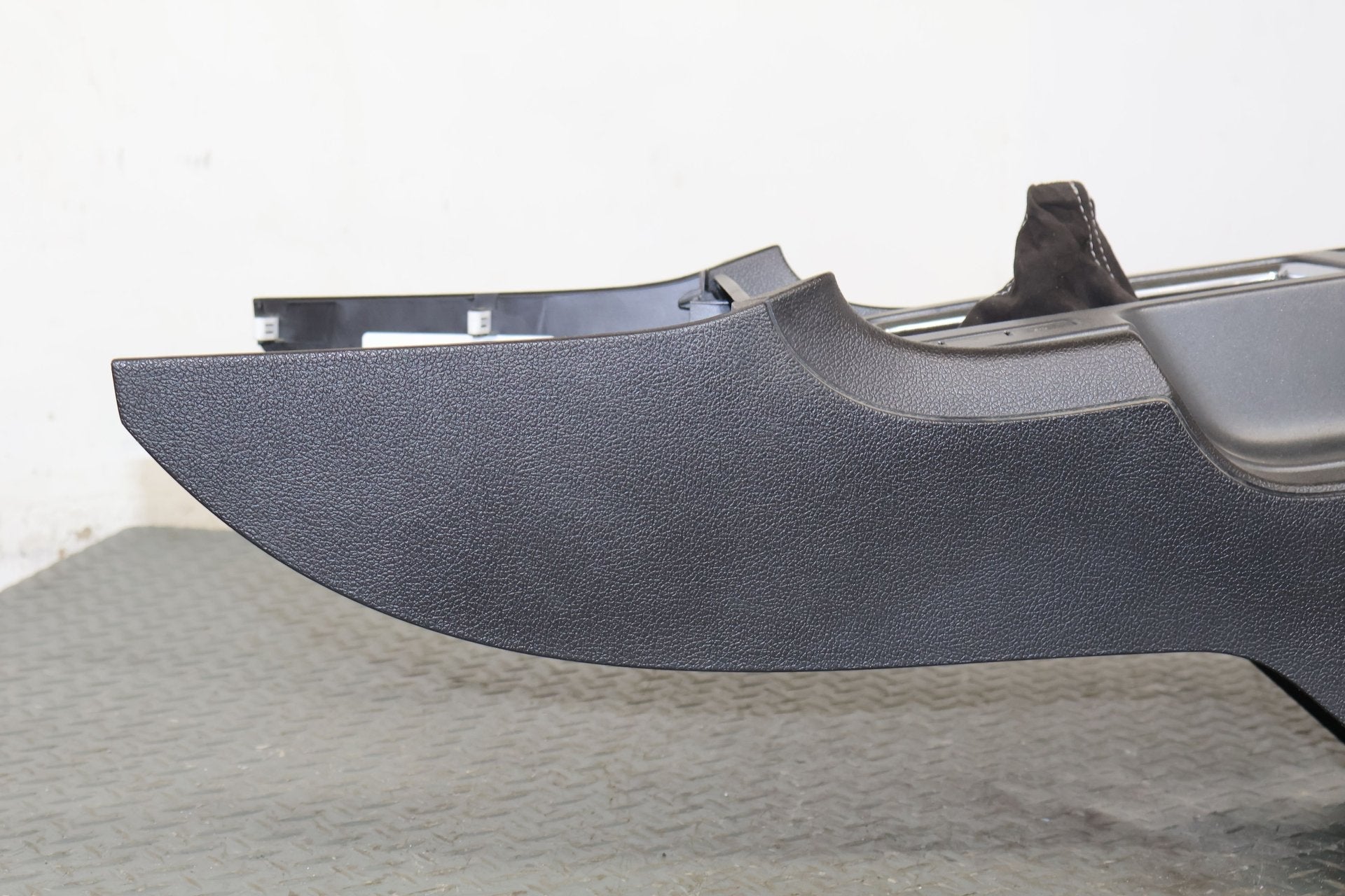 2011 Ford Mustang- Front Console