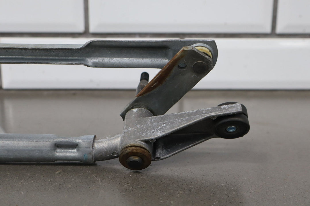 2011 Ford Mustang Front Wiper Motor