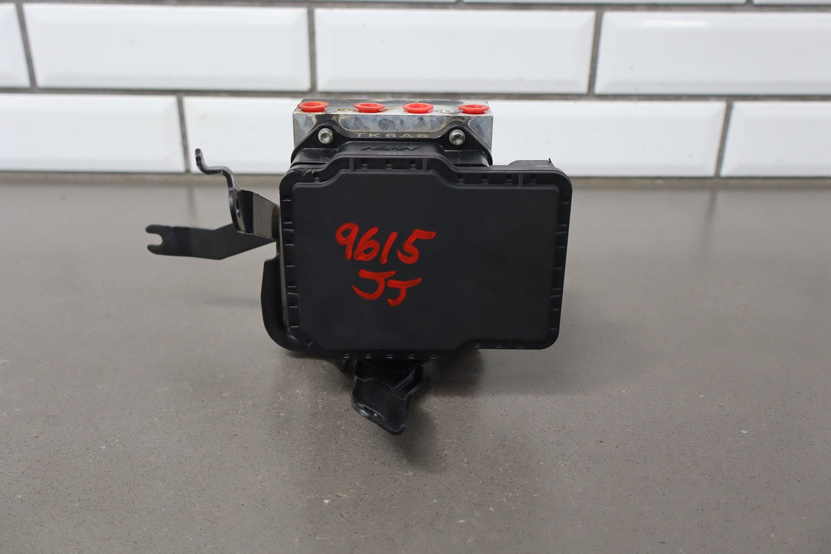 2011 Honda Fit- ABS Brake Unit