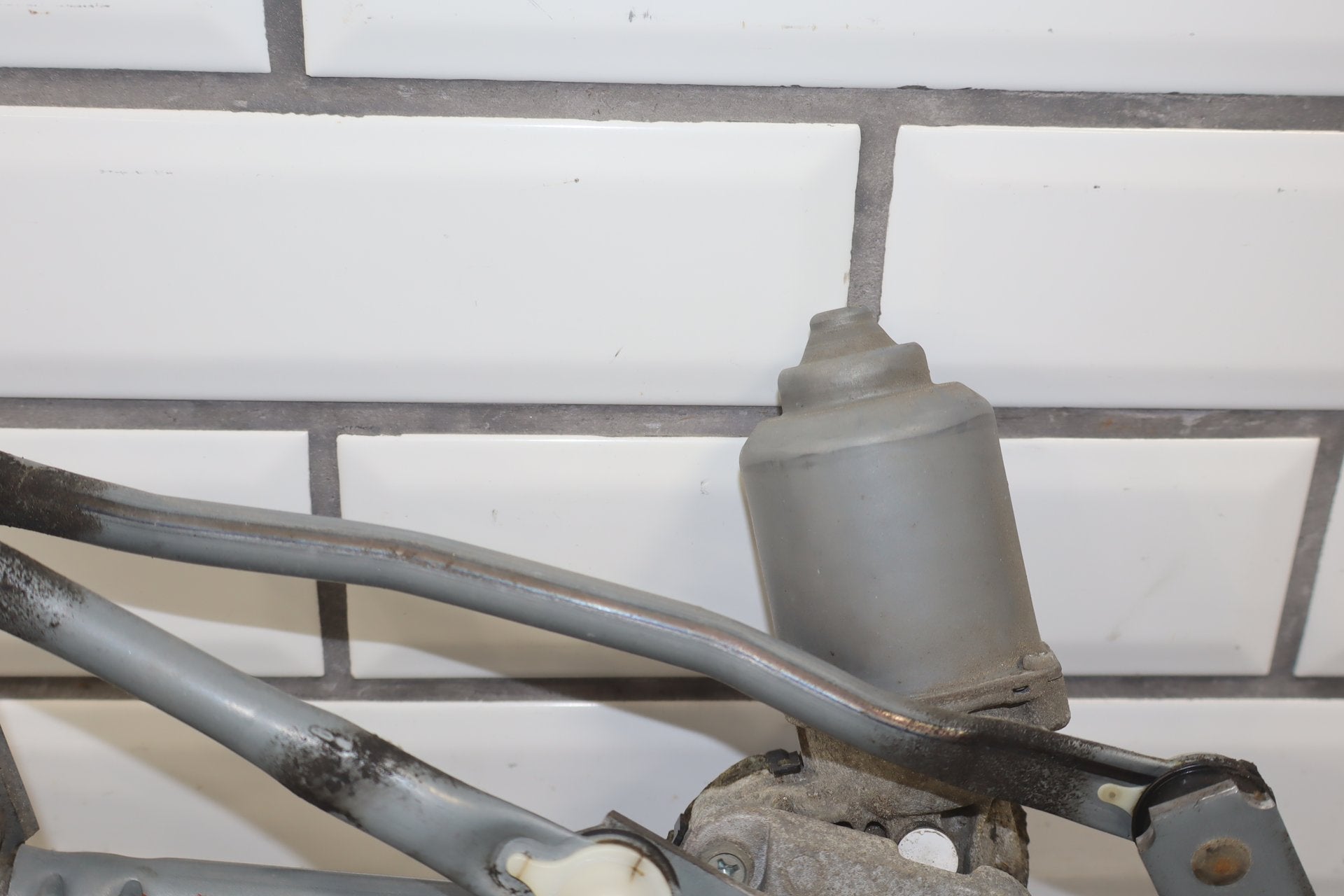 2011 Honda Fit Front Wiper Motor OEM