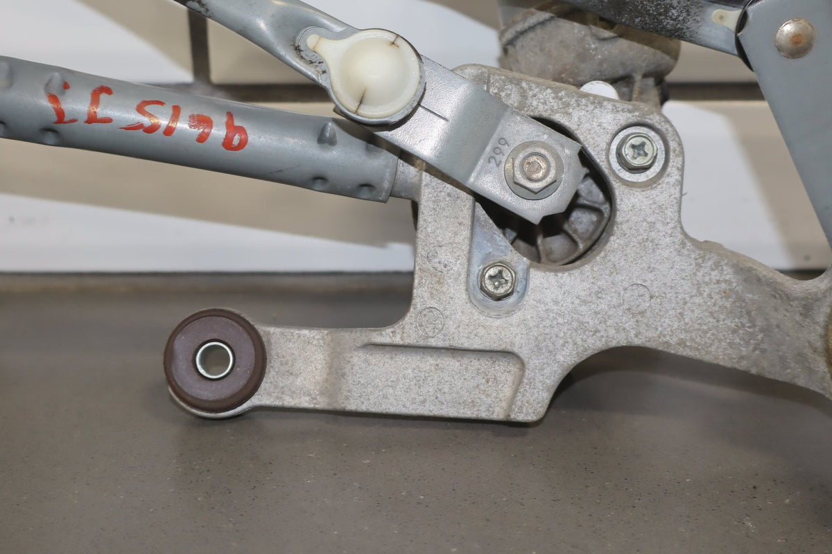 2011 Honda Fit Front Wiper Motor OEM