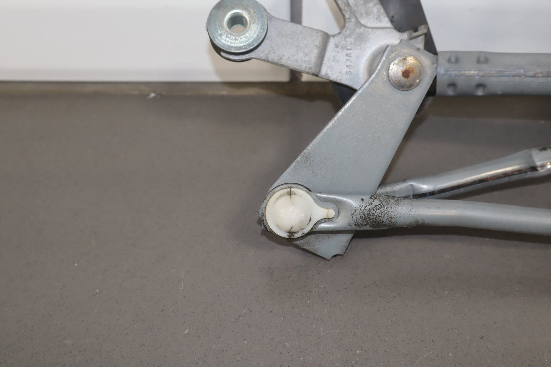 2011 Honda Fit Front Wiper Motor OEM
