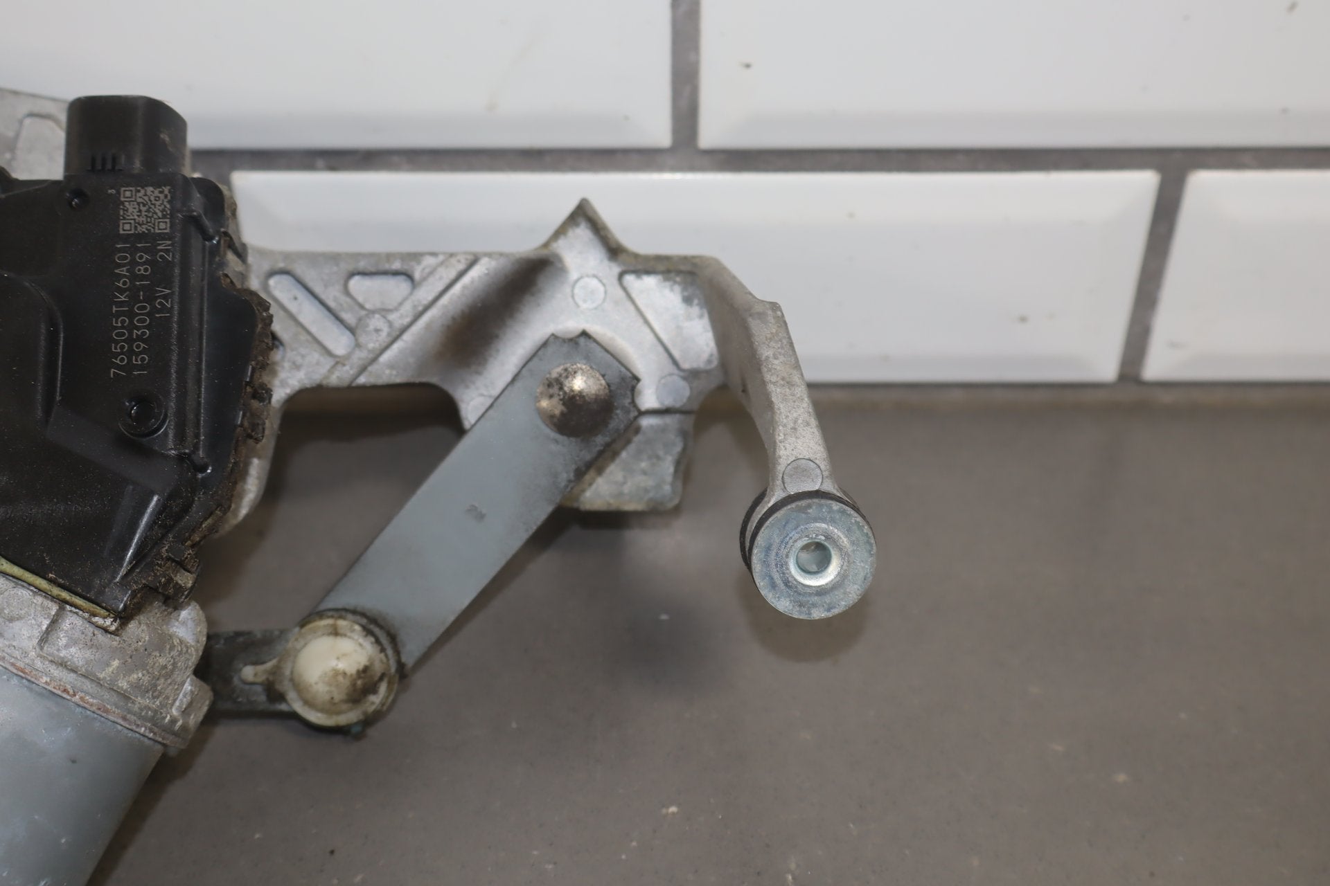 2011 Honda Fit Front Wiper Motor OEM