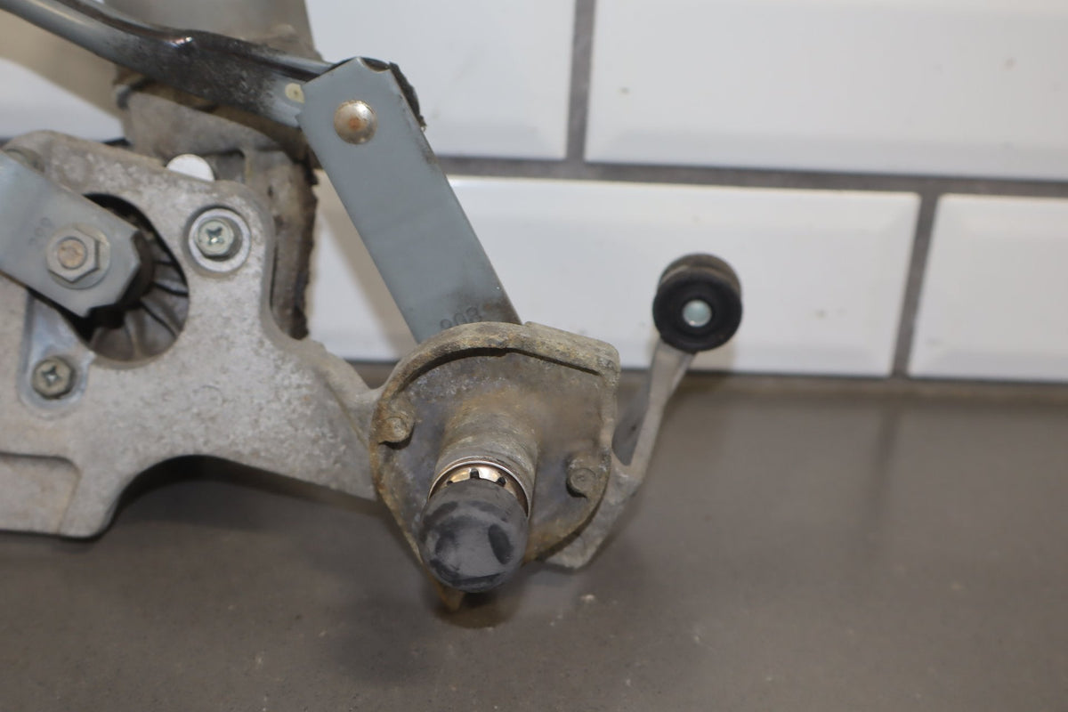 2011 Honda Fit Front Wiper Motor OEM
