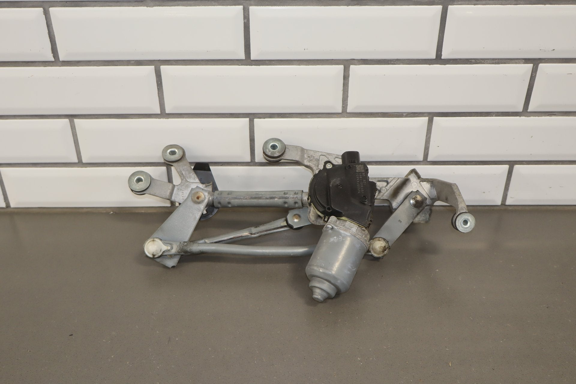 2011 Honda Fit Front Wiper Motor OEM