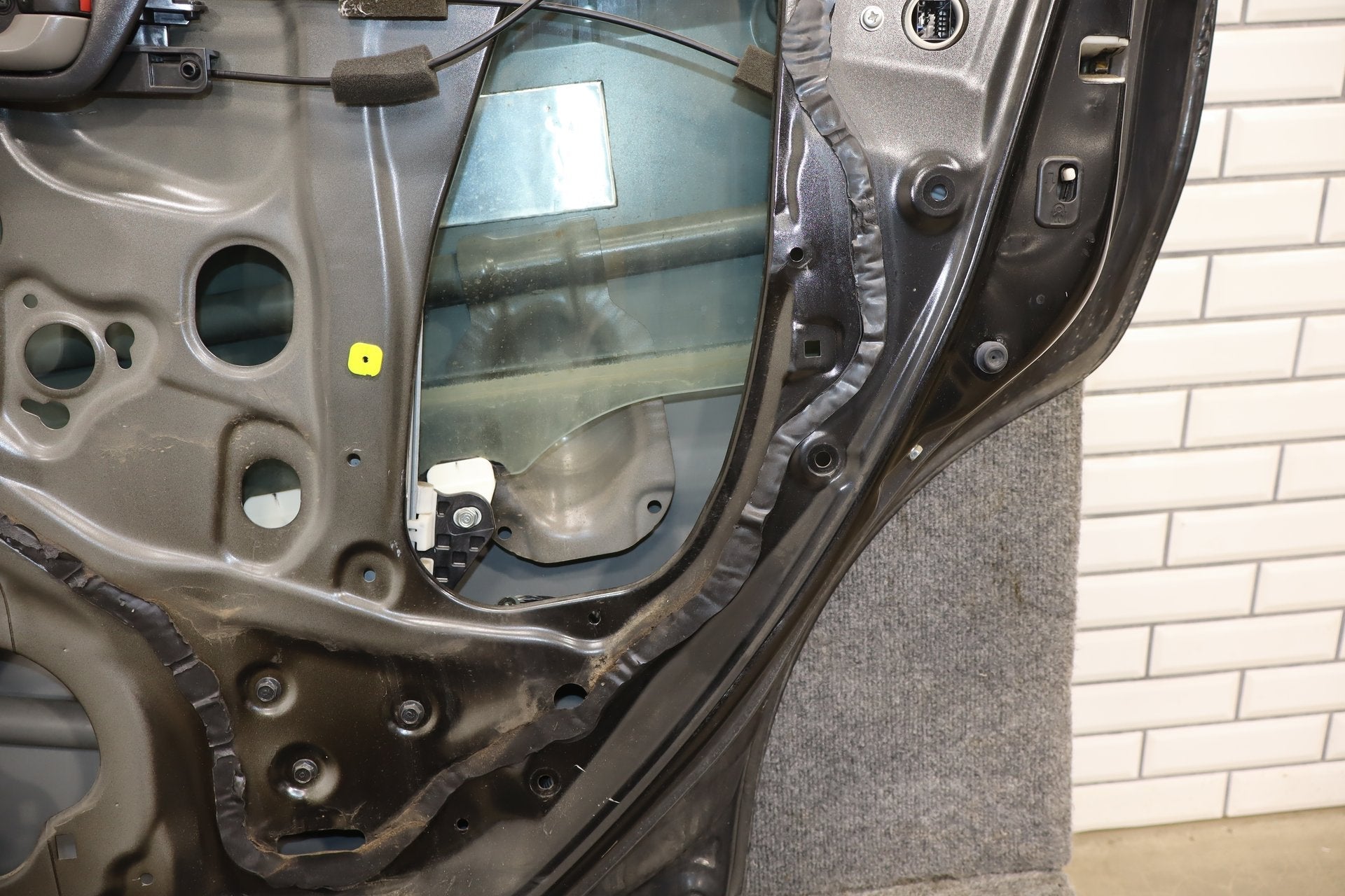 2011 Honda Fit Right Rear Door crystal black pearl ( nh731p )