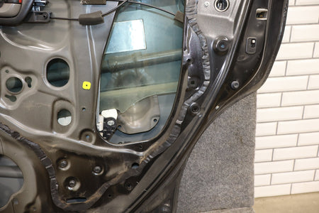 2011 Honda Fit Right Rear Door crystal black pearl ( nh731p )