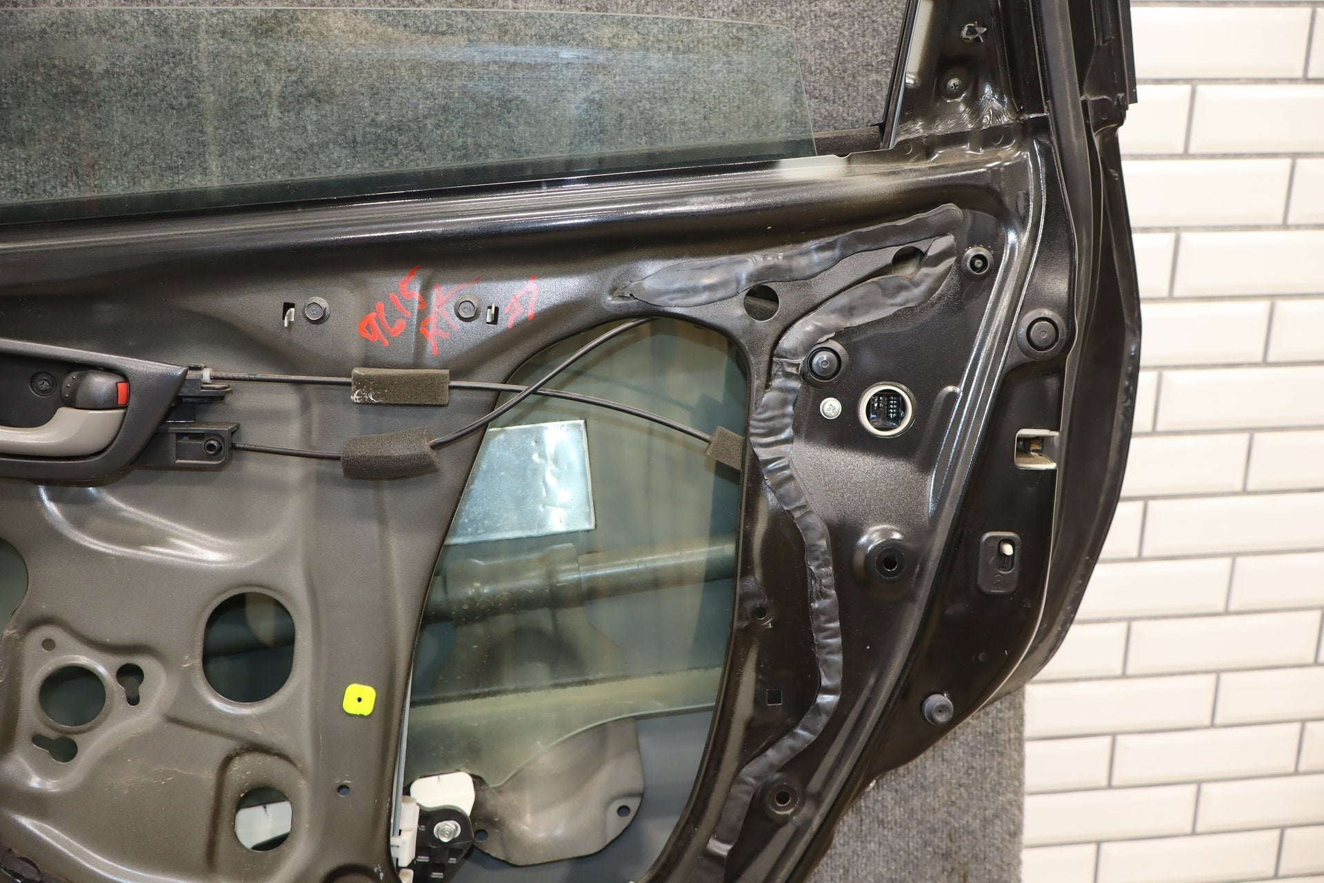2011 Honda Fit Right Rear Door crystal black pearl ( nh731p )