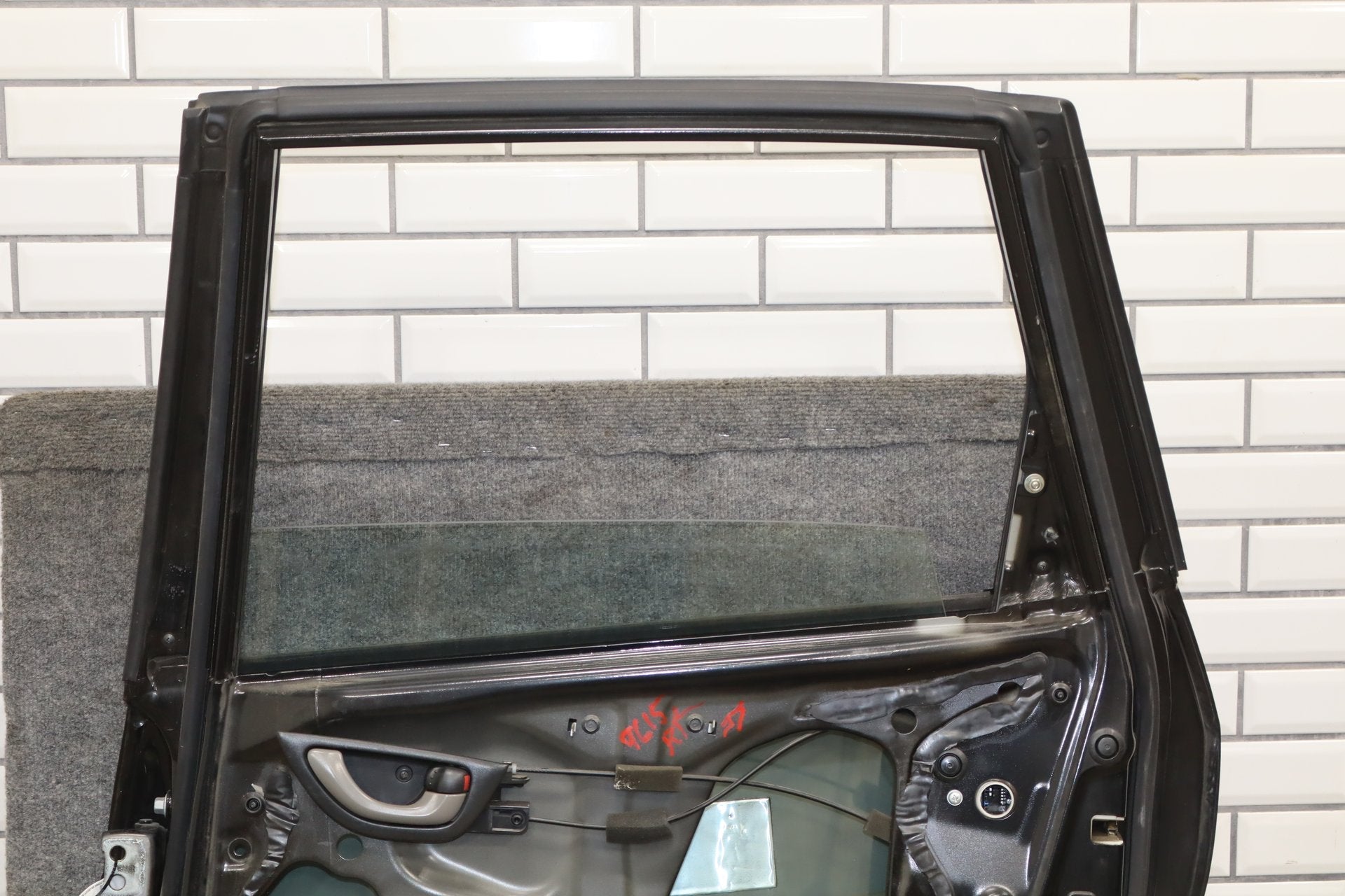 2011 Honda Fit Right Rear Door crystal black pearl ( nh731p )
