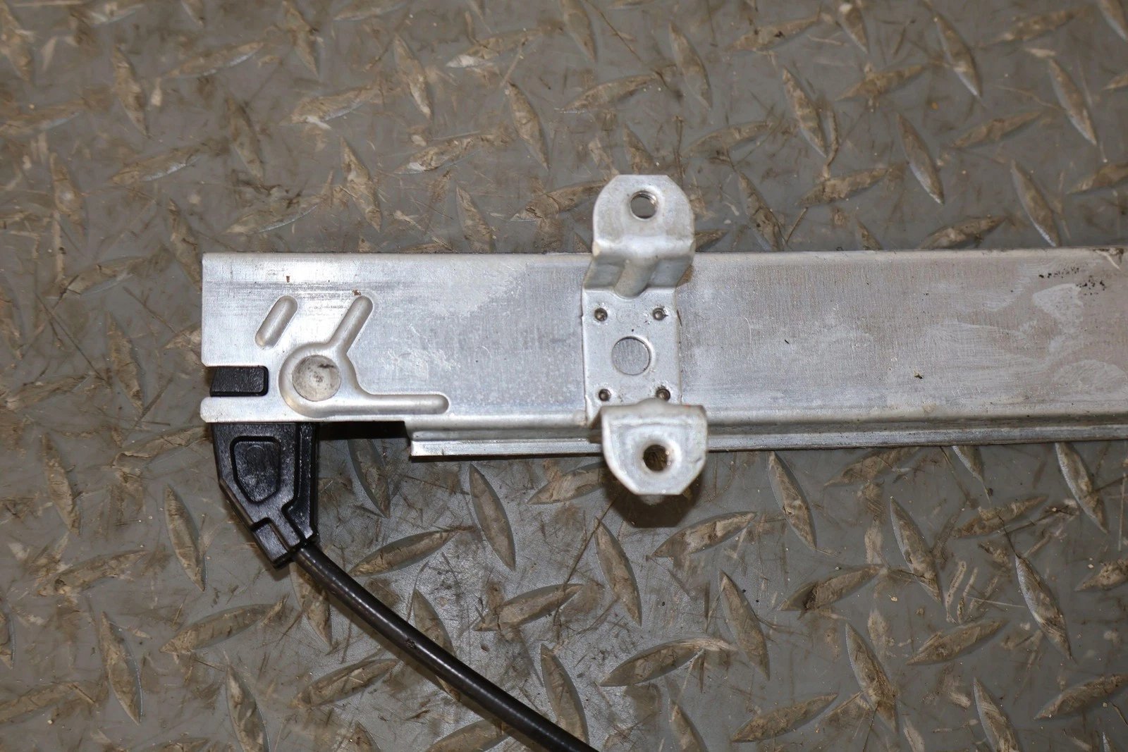 2011 Nissan Xterra- Right Front Door Regulator