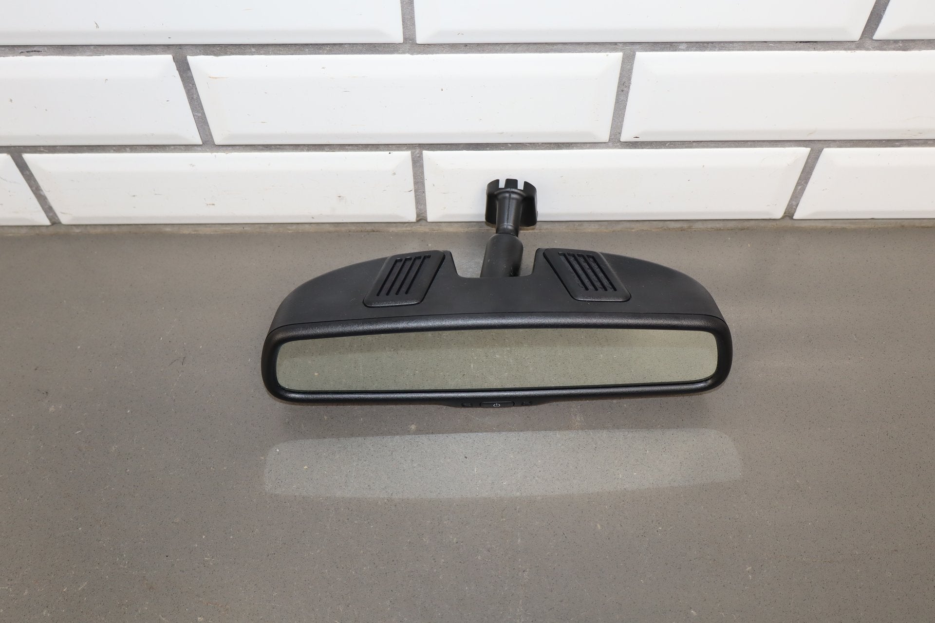2012-2014 Dodge Challenger R/T Rear View Mirror 68088624AA