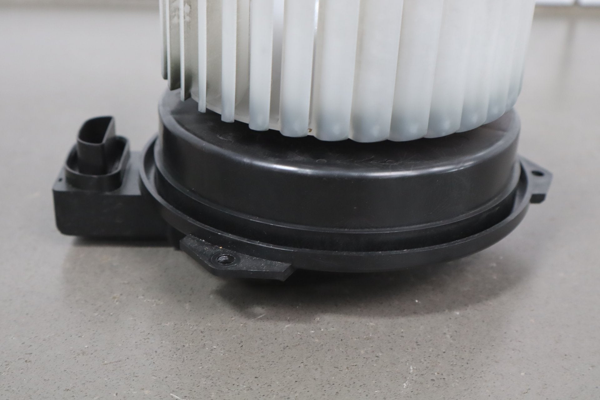 2012-2014 Mitsubishi i-MiEV Blower Motor OEM