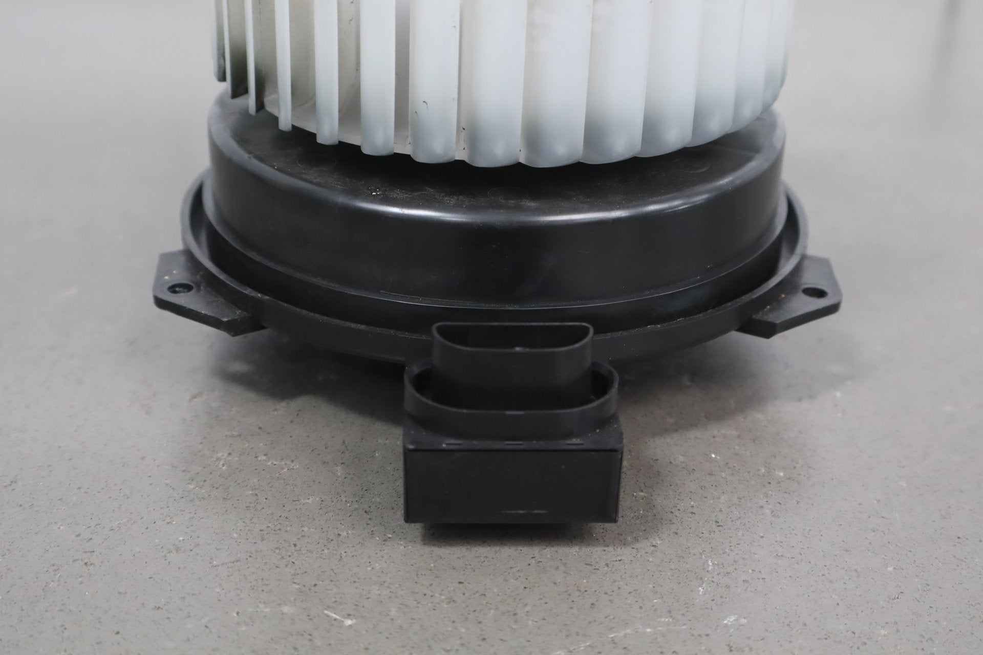 2012-2014 Mitsubishi i-MiEV Blower Motor OEM