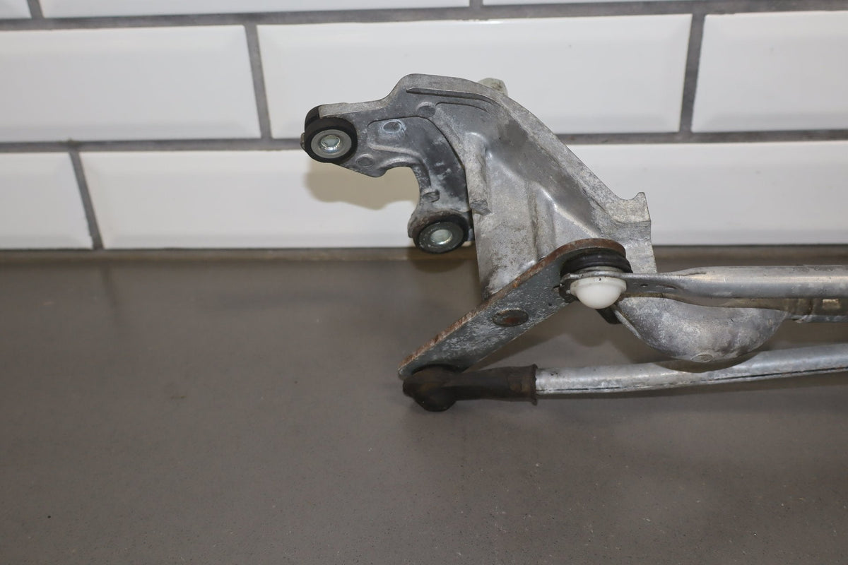 2012-2014 Mitsubishi i-MiEV Front Wiper Motor OEM