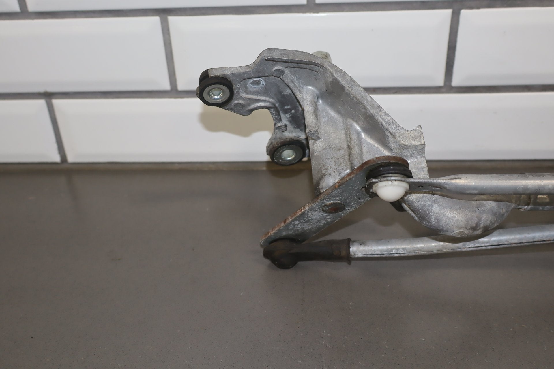 2012-2014 Mitsubishi i-MiEV Front Wiper Motor OEM