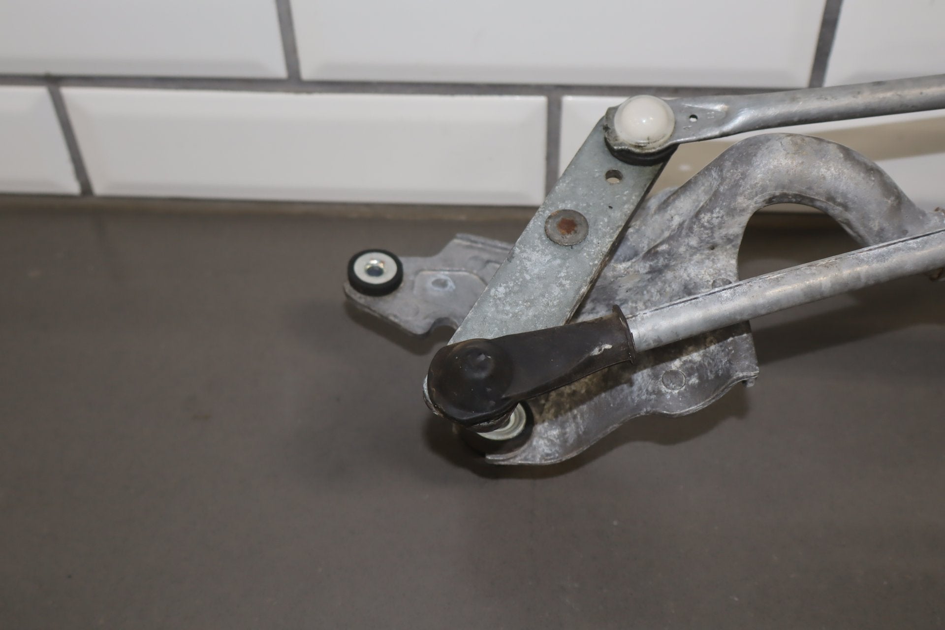 2012-2014 Mitsubishi i-MiEV Front Wiper Motor OEM