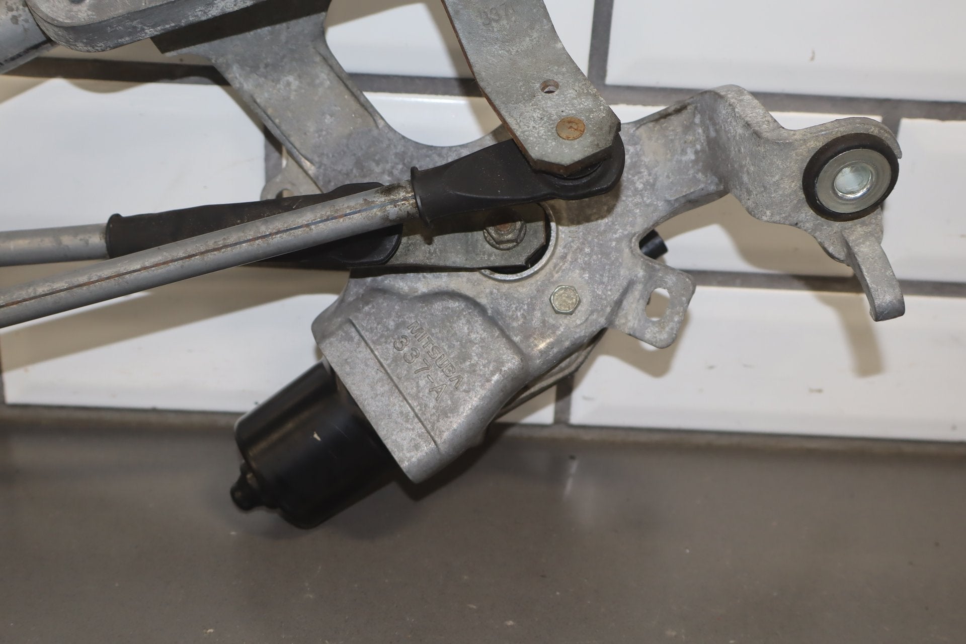2012-2014 Mitsubishi i-MiEV Front Wiper Motor OEM