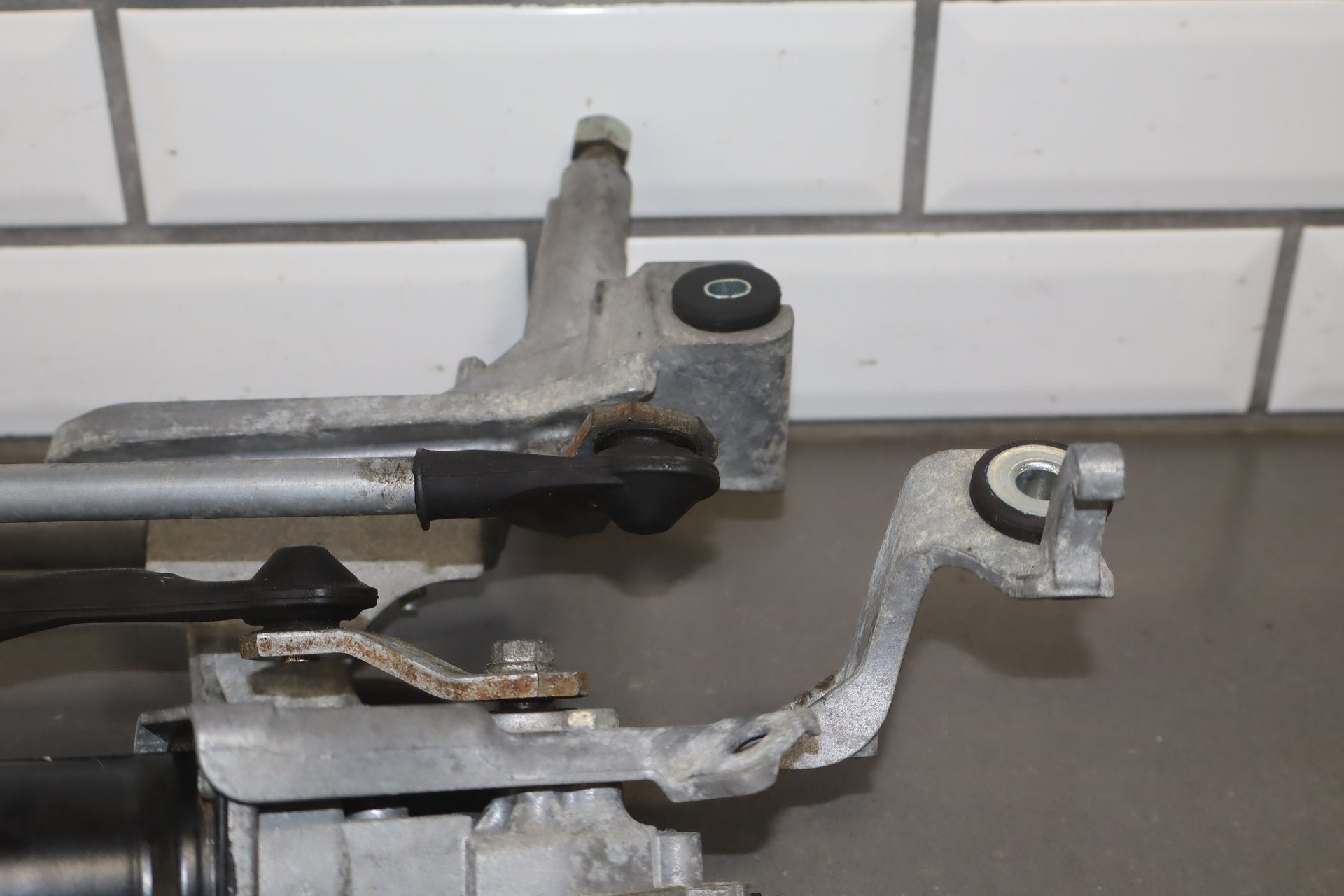 2012-2014 Mitsubishi i-MiEV Front Wiper Motor OEM